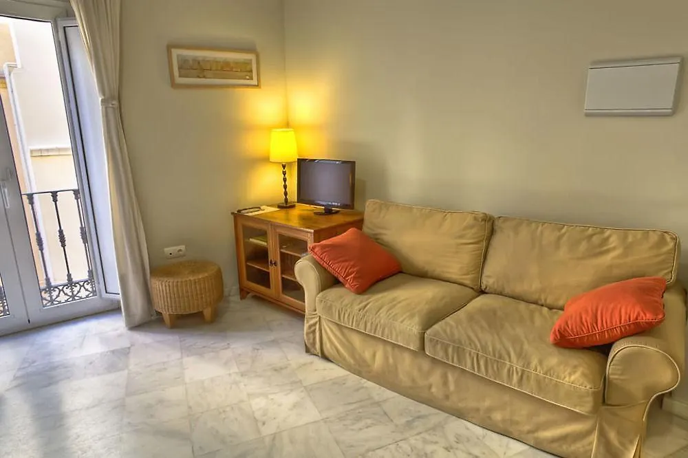 Apartamentos Mariano De Cavia Seville Apartment