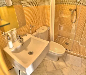 Apartamentos Mariano De Cavia Seville
