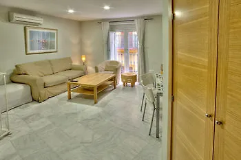 Apartamentos Mariano De Cavia Seville