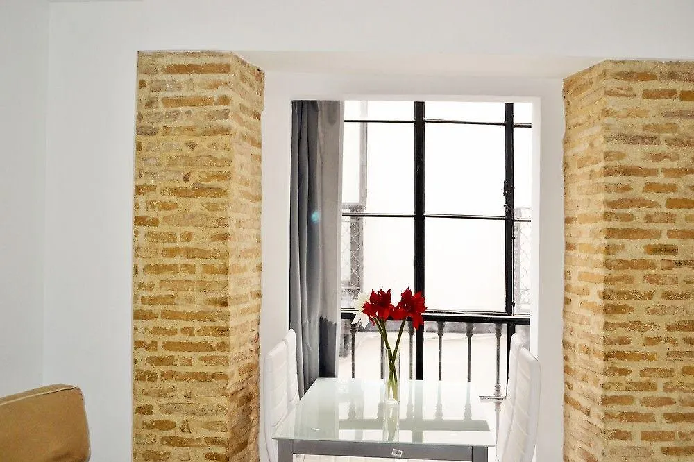 Apartamentos Mariano De Cavia Seville Spain
