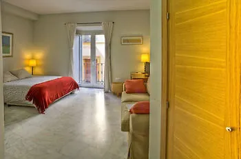Apartamentos Mariano De Cavia Seville
