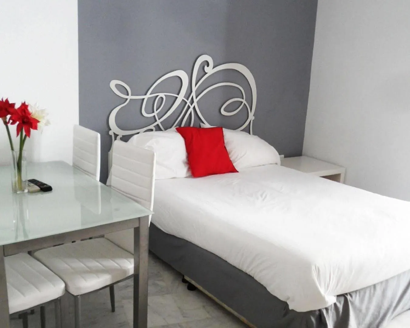 Apartamentos Mariano De Cavia Seville Spain