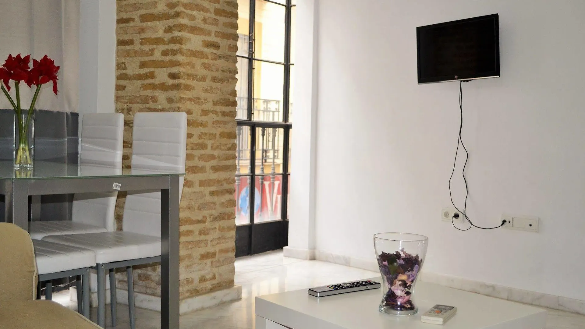 Apartamentos Mariano De Cavia Seville 0*,