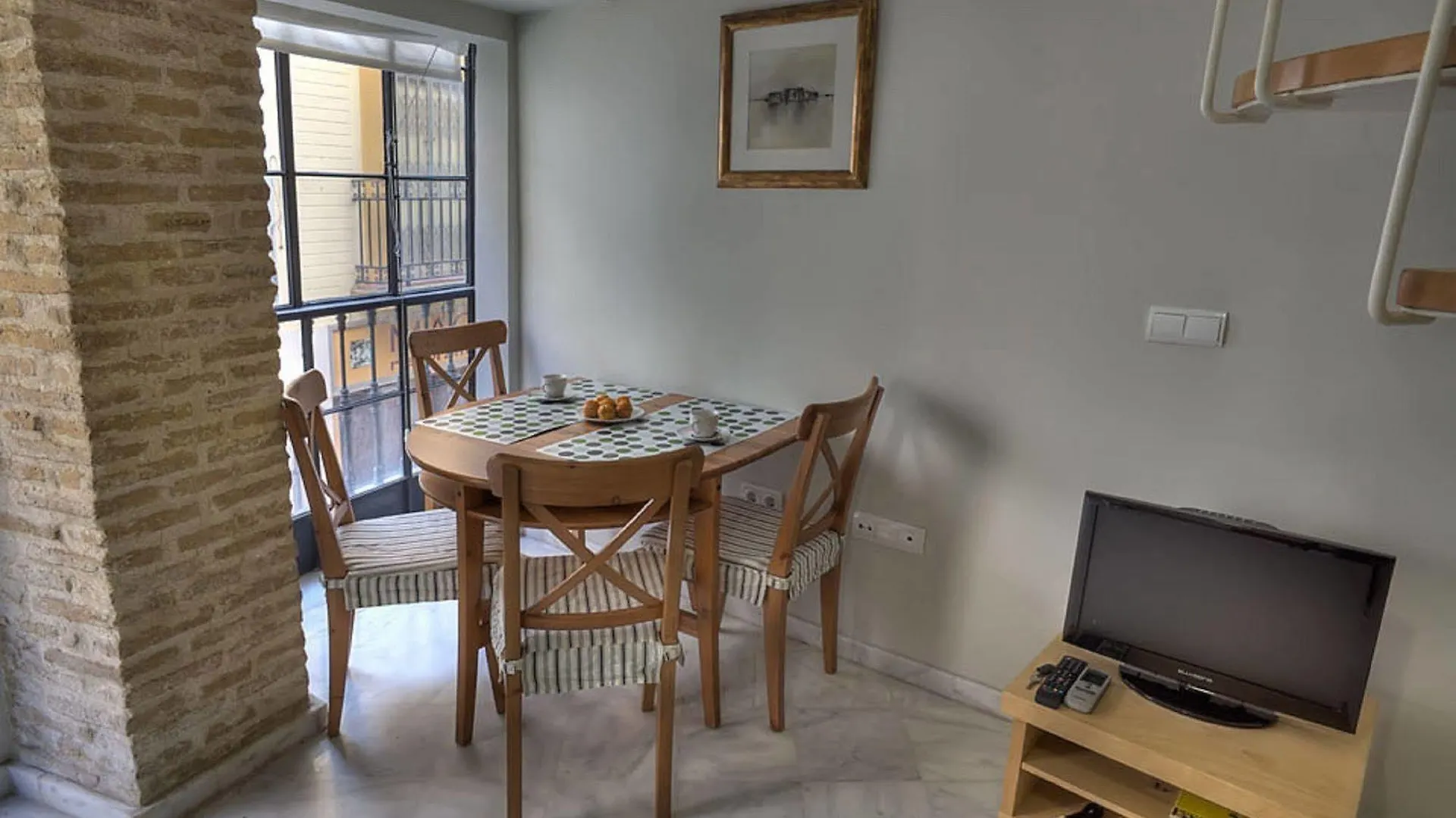 Apartamentos Mariano De Cavia Seville