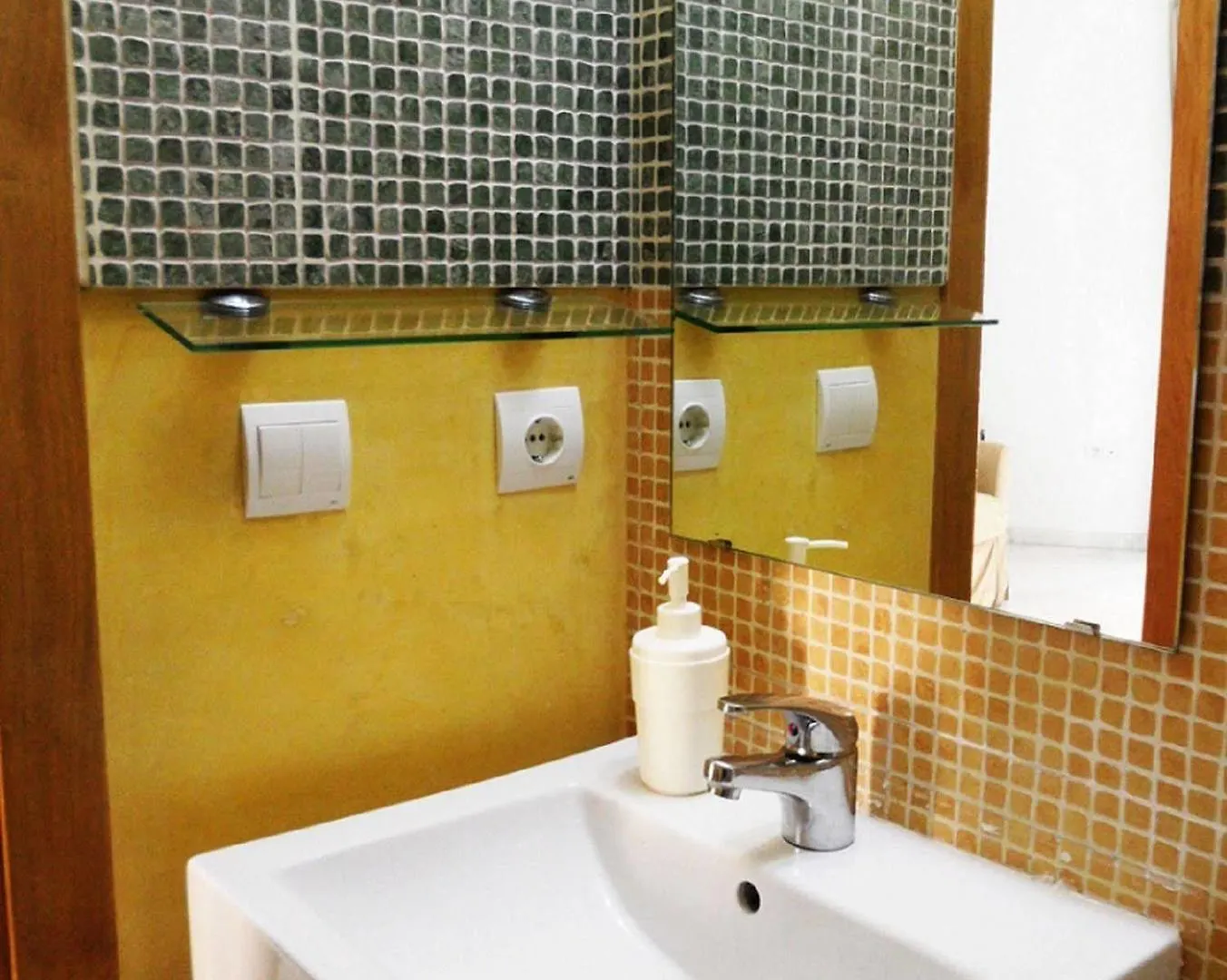 Apartamentos Mariano De Cavia Seville Apartment