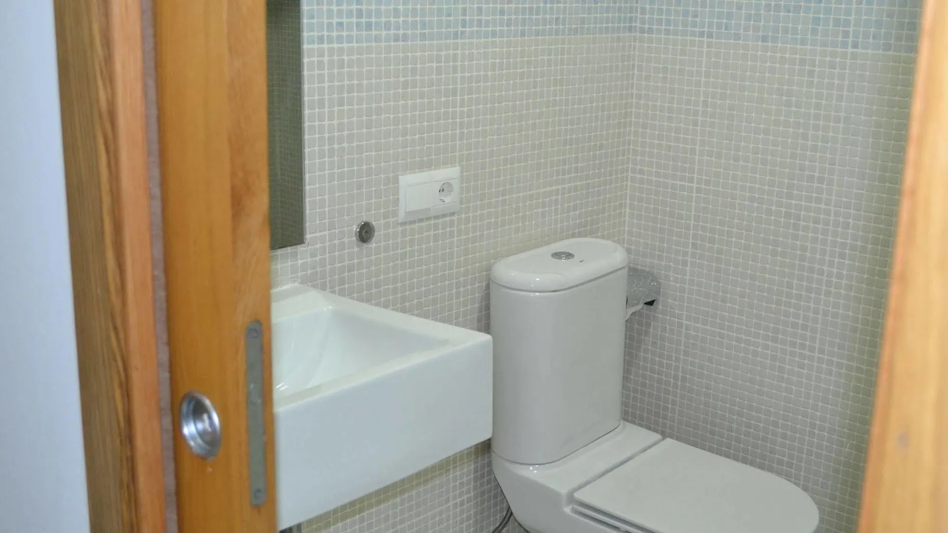 Apartamentos Mariano De Cavia Seville